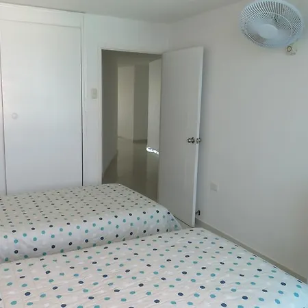 Apartamento En El Edificio Las Tres Carabelas Apartamento *
