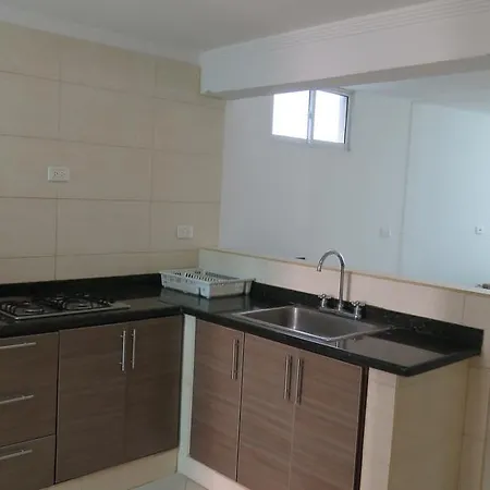 Apartamento En El Edificio Las Tres Carabelas Apartamento *