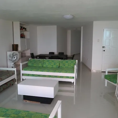 Apartamento En El Edificio Las Tres Carabelas Apartamento
